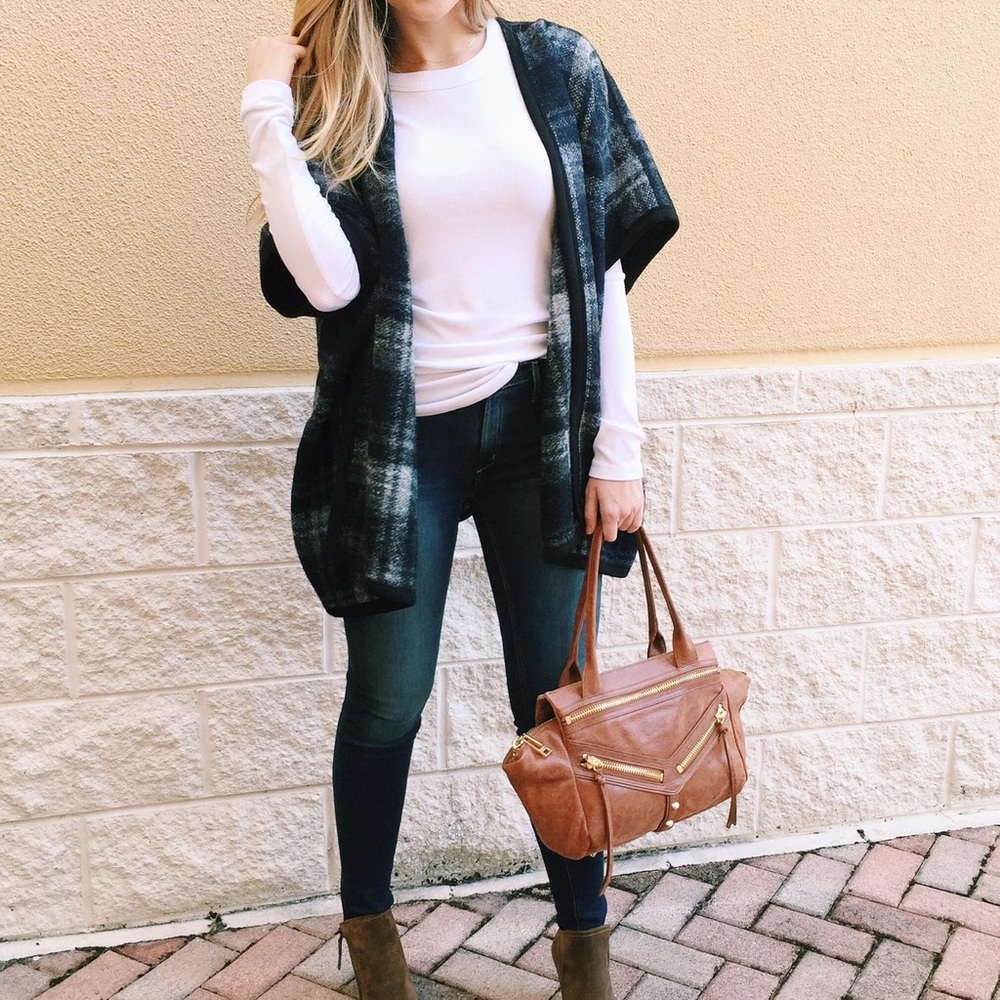 White Long Sleeve Henley XS